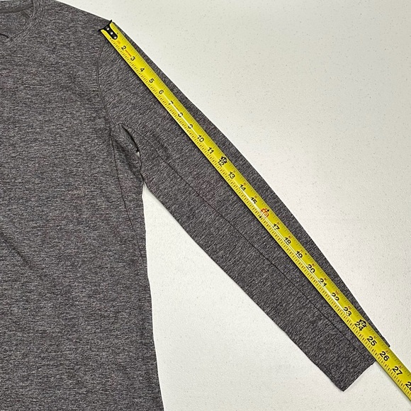 Lululemon Surge Warm Long Sleeve Top T-Shirt Men's Size Medium Heathered Black - Picture 10 of 10